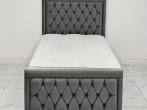 Britain Hilton lower bed with mattress