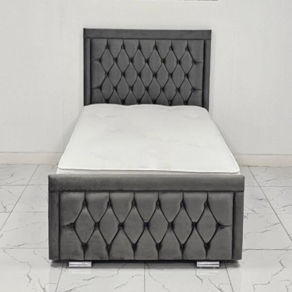 Britain Hilton lower bed with mattress