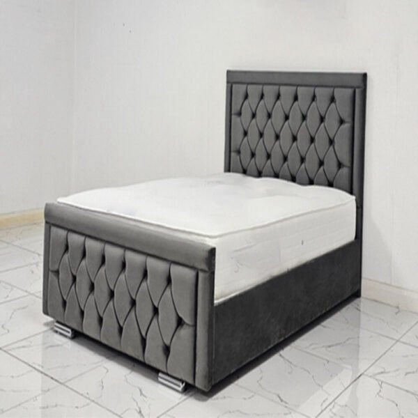 Britain Hilton lower bed with mattress